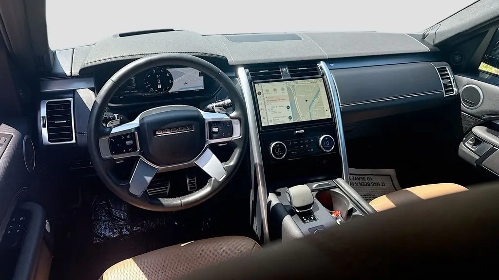 2024 Land Rover Discovery P360 Dynamic SE