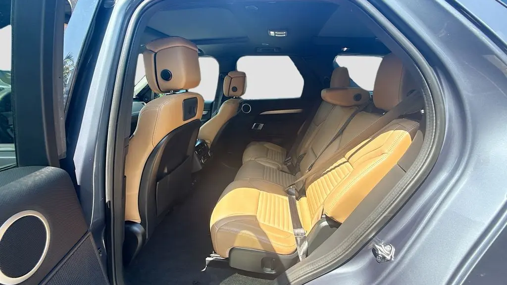 2024 Land Rover Discovery P360 Dynamic SE