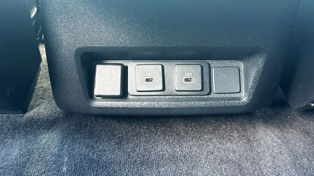 2024 Land Rover Discovery P360 Dynamic SE