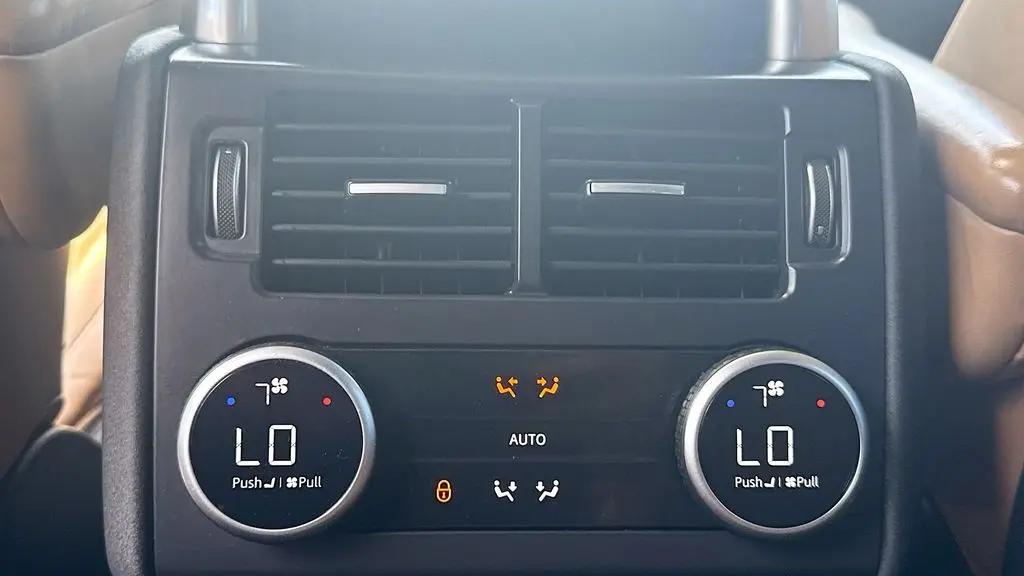 2024 Land Rover Discovery P360 Dynamic SE