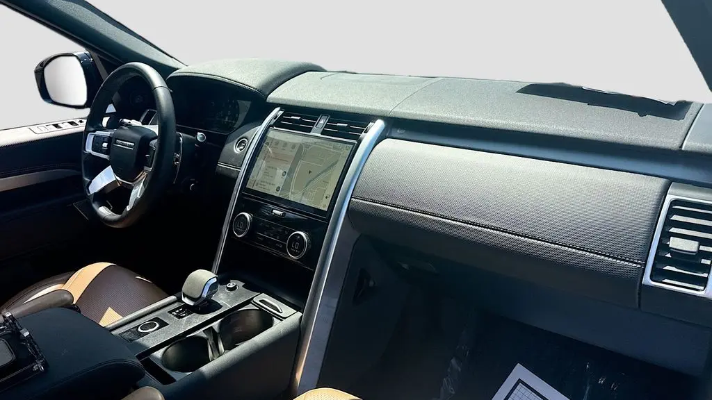 2024 Land Rover Discovery P360 Dynamic SE