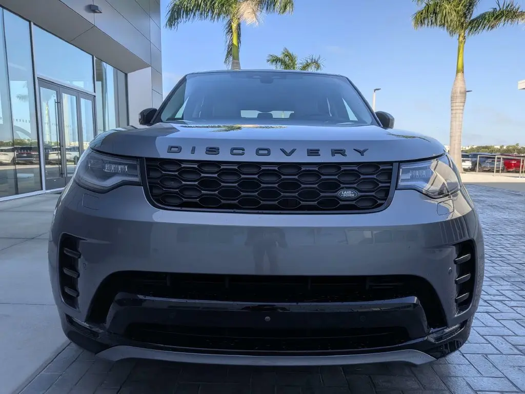 2025 Land Rover Discovery - $54,767
