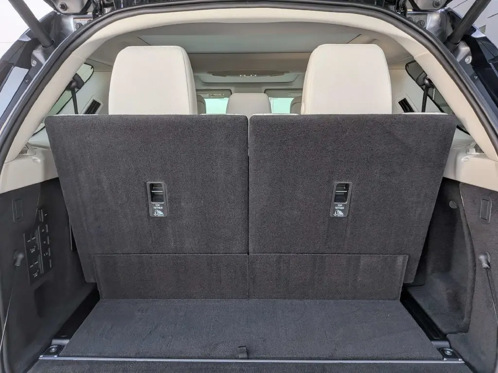 2025 Land Rover Discovery - $54,767
