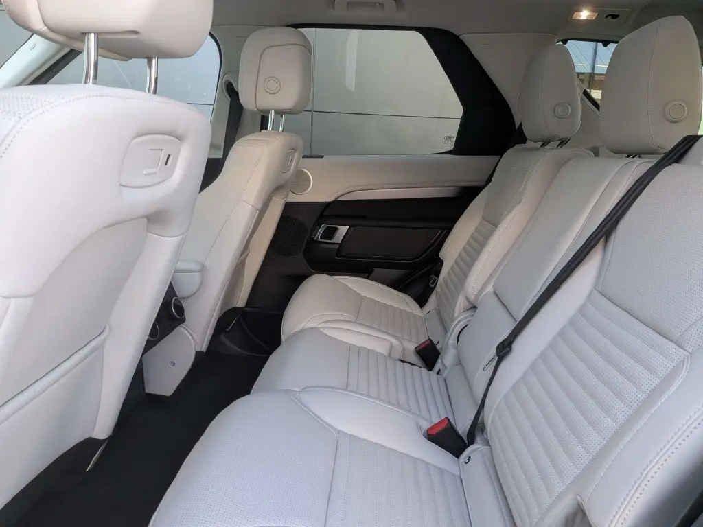 2025 Land Rover Discovery - $54,767