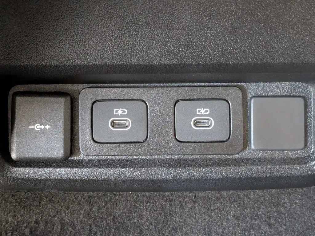 2025 Land Rover Discovery - $54,767