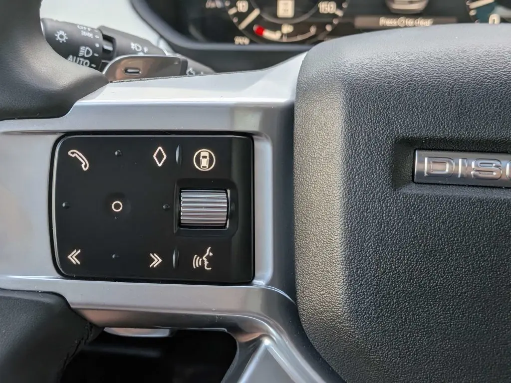 2025 Land Rover Discovery - $54,767