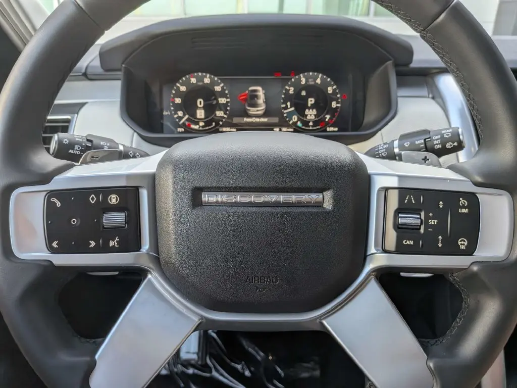 2025 Land Rover Discovery - $54,767