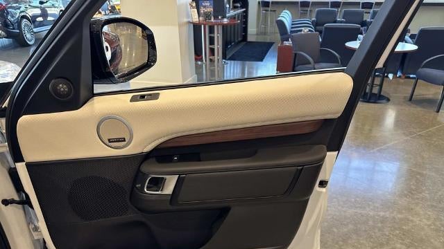 2025 Land Rover Discovery P360 Dynamic SE