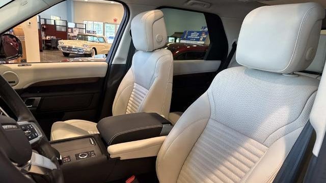 2025 Land Rover Discovery P360 Dynamic SE