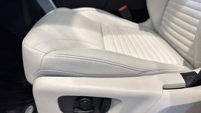2025 Land Rover Discovery P360 Dynamic SE