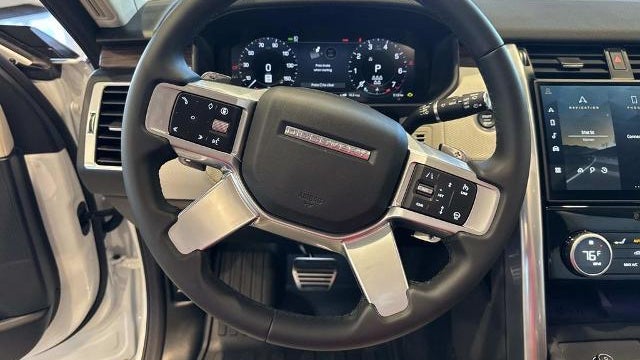 2025 Land Rover Discovery P360 Dynamic SE