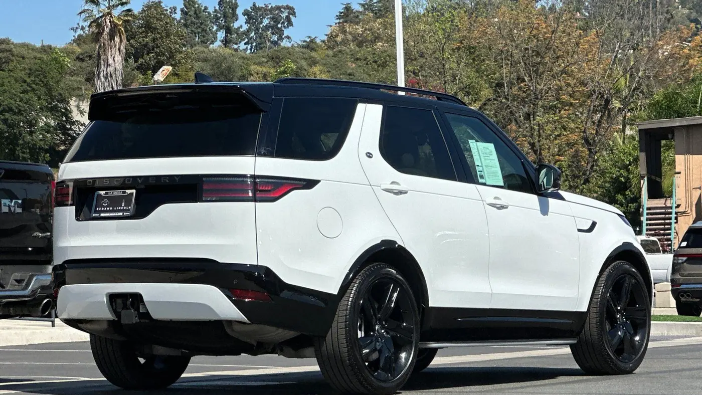 2025 Land Rover Discovery P360 Dynamic SE