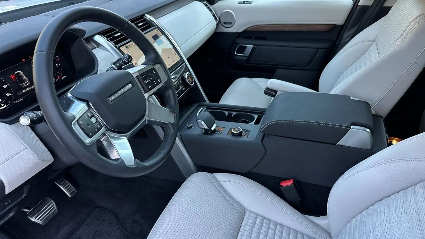 2025 Land Rover Discovery P360 Dynamic SE