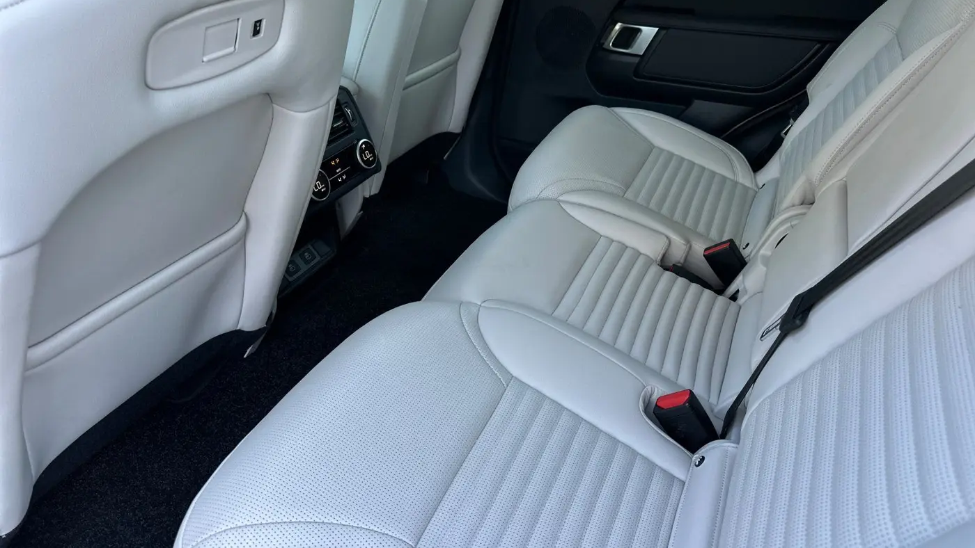 2025 Land Rover Discovery P360 Dynamic SE