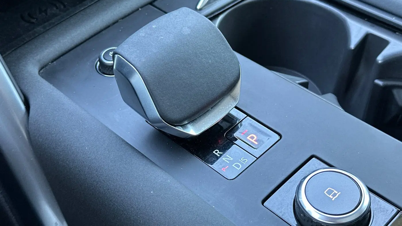 2025 Land Rover Discovery P360 Dynamic SE