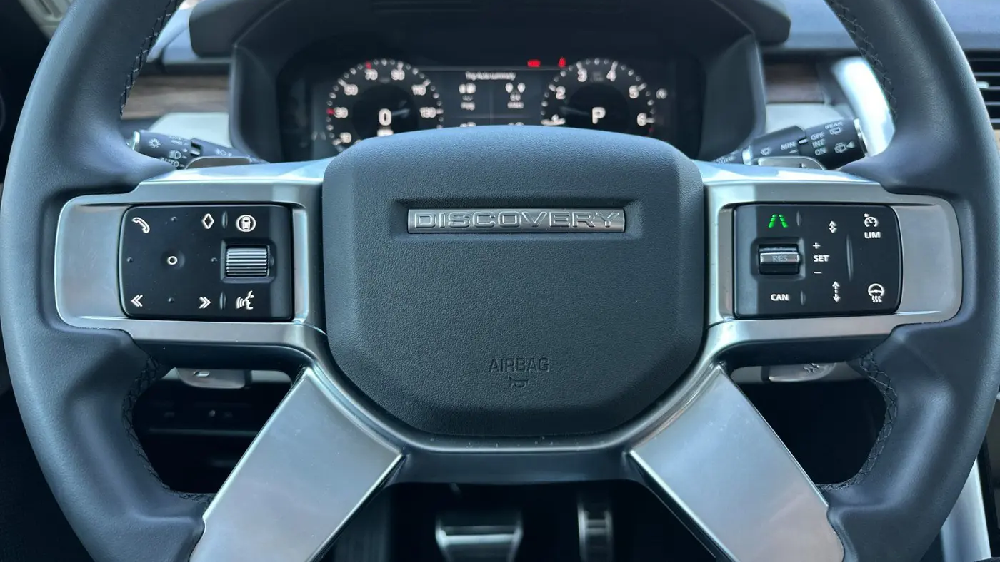 2025 Land Rover Discovery P360 Dynamic SE