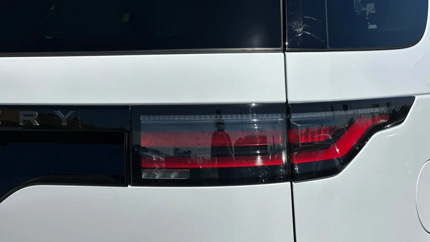 2025 Land Rover Discovery P360 Dynamic SE