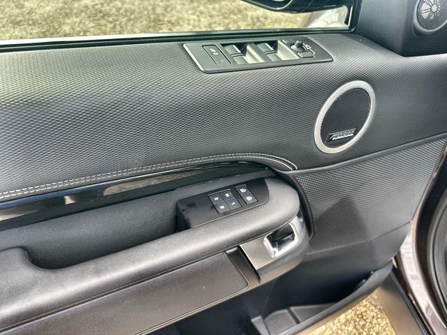 2023 Land Rover Discovery - $38,362