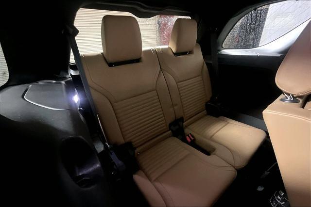 2023 Land Rover Discovery - $33,978