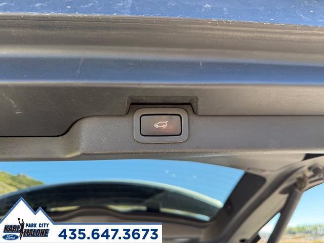 2017 Land Rover Discovery - $12,696