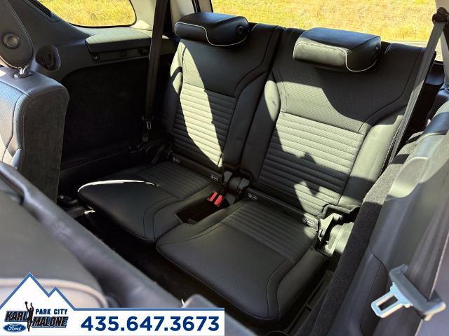 2017 Land Rover Discovery - $12,696