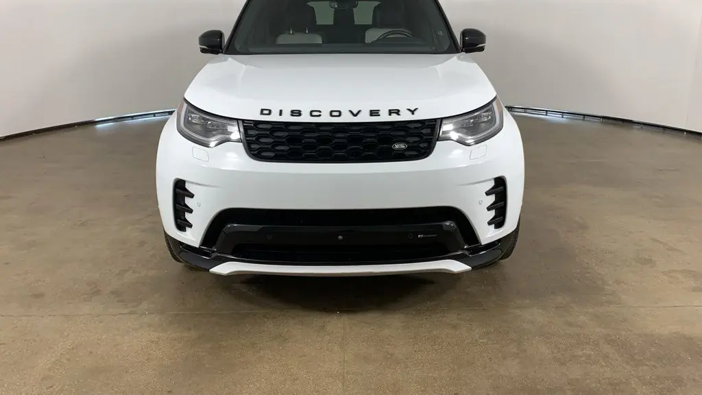 2023 Land Rover Discovery P300 S R-Dynamic