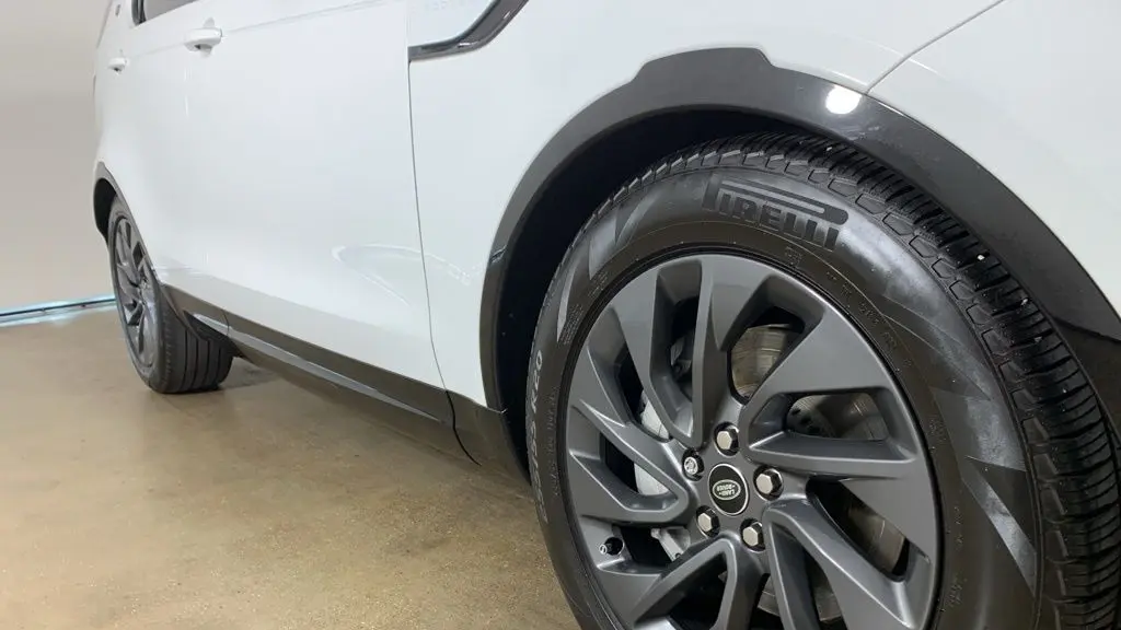 2023 Land Rover Discovery P300 S R-Dynamic