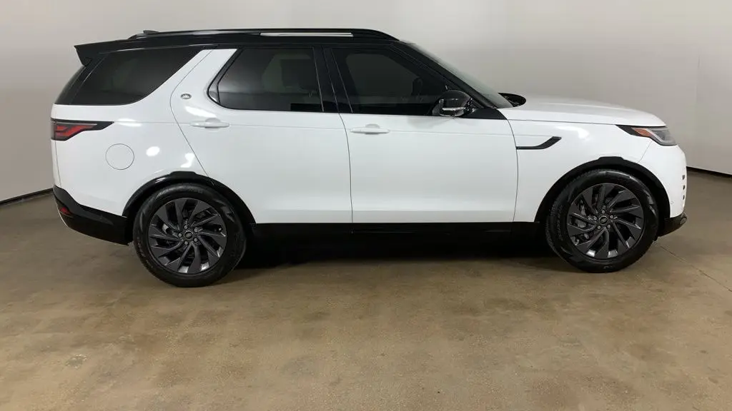 2023 Land Rover Discovery P300 S R-Dynamic