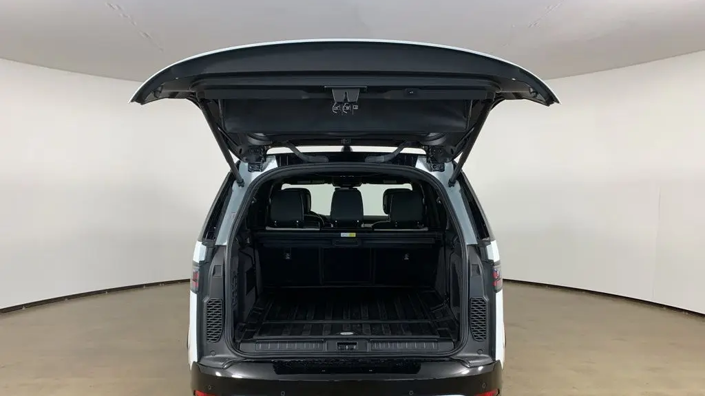 2023 Land Rover Discovery P300 S R-Dynamic