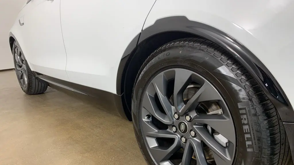 2023 Land Rover Discovery P300 S R-Dynamic