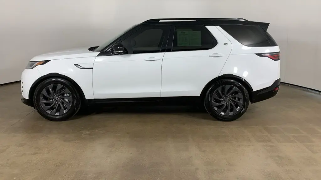 2023 Land Rover Discovery P300 S R-Dynamic