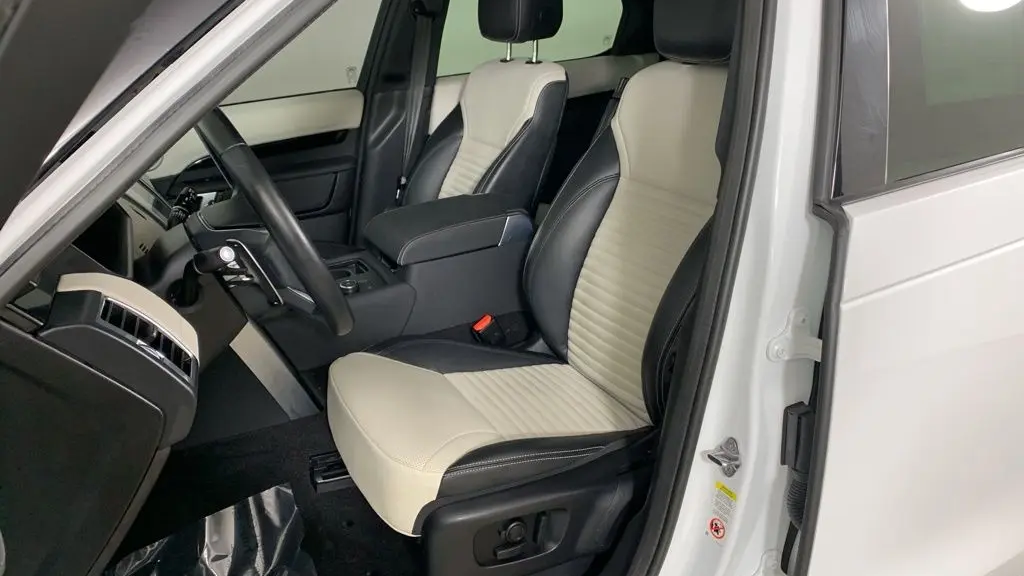 2023 Land Rover Discovery P300 S R-Dynamic