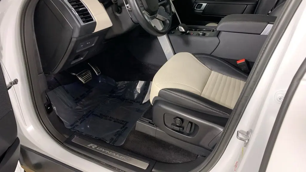 2023 Land Rover Discovery P300 S R-Dynamic