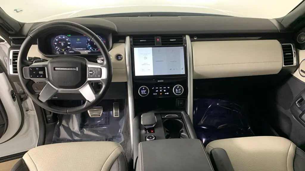 2023 Land Rover Discovery P300 S R-Dynamic