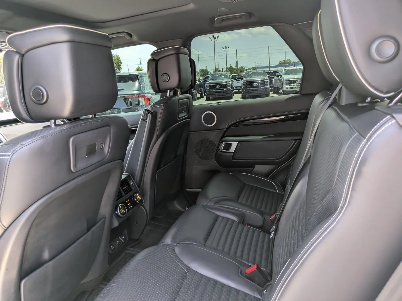 2021 Land Rover Discovery - $25,772