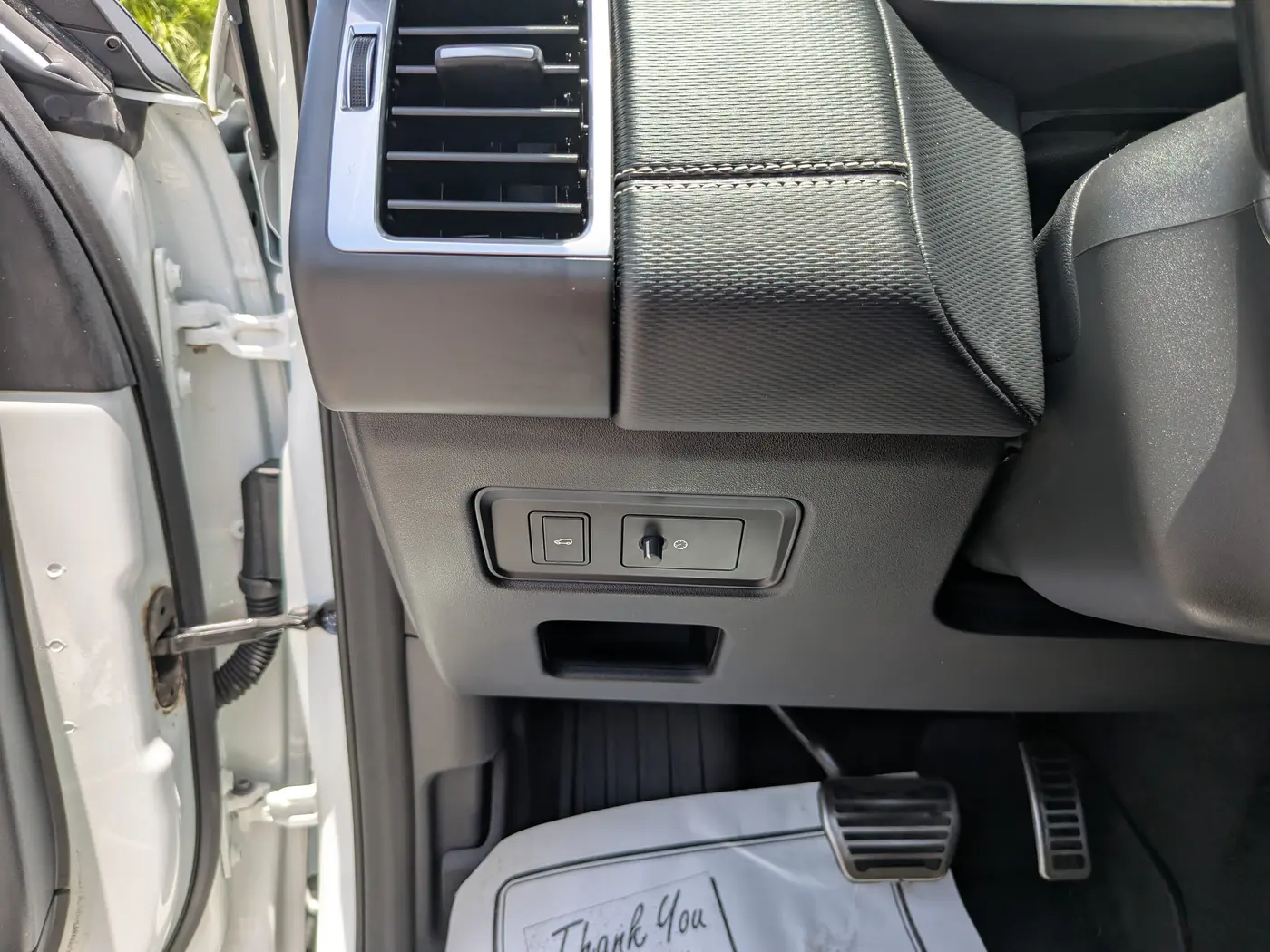2021 Land Rover Discovery - $25,772