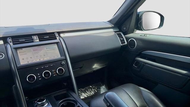 2020 Land Rover Discovery Landmark Edition