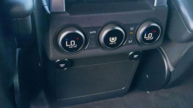 2020 Land Rover Discovery Landmark Edition