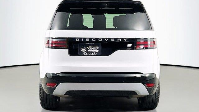 2025 Land Rover Discovery P360 Metropolitan