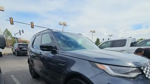 2024 Land Rover Discovery P360 Metropolitan