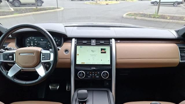2023 Land Rover Discovery P360 Metropolitan Edition