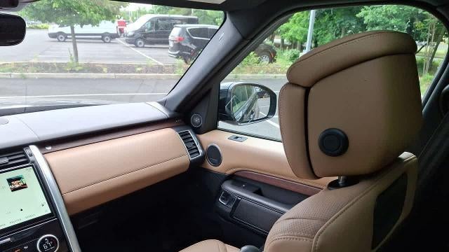2023 Land Rover Discovery P360 Metropolitan Edition