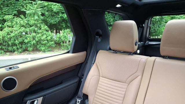 2023 Land Rover Discovery P360 Metropolitan Edition