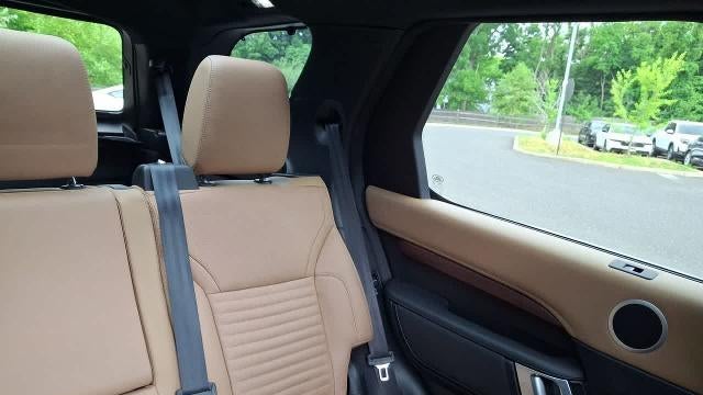 2023 Land Rover Discovery P360 Metropolitan Edition