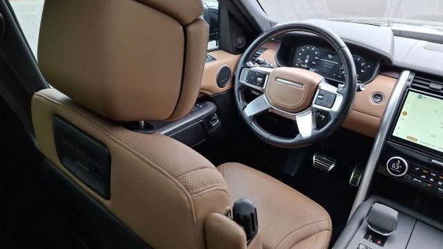 2023 Land Rover Discovery P360 Metropolitan Edition