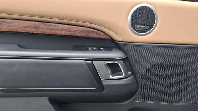 2023 Land Rover Discovery P360 Metropolitan Edition