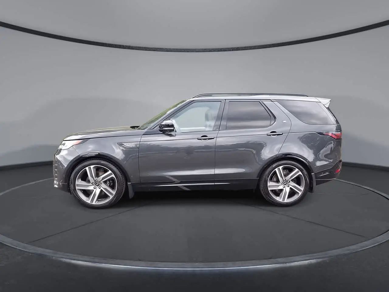 2023 Land Rover Discovery - $28,999