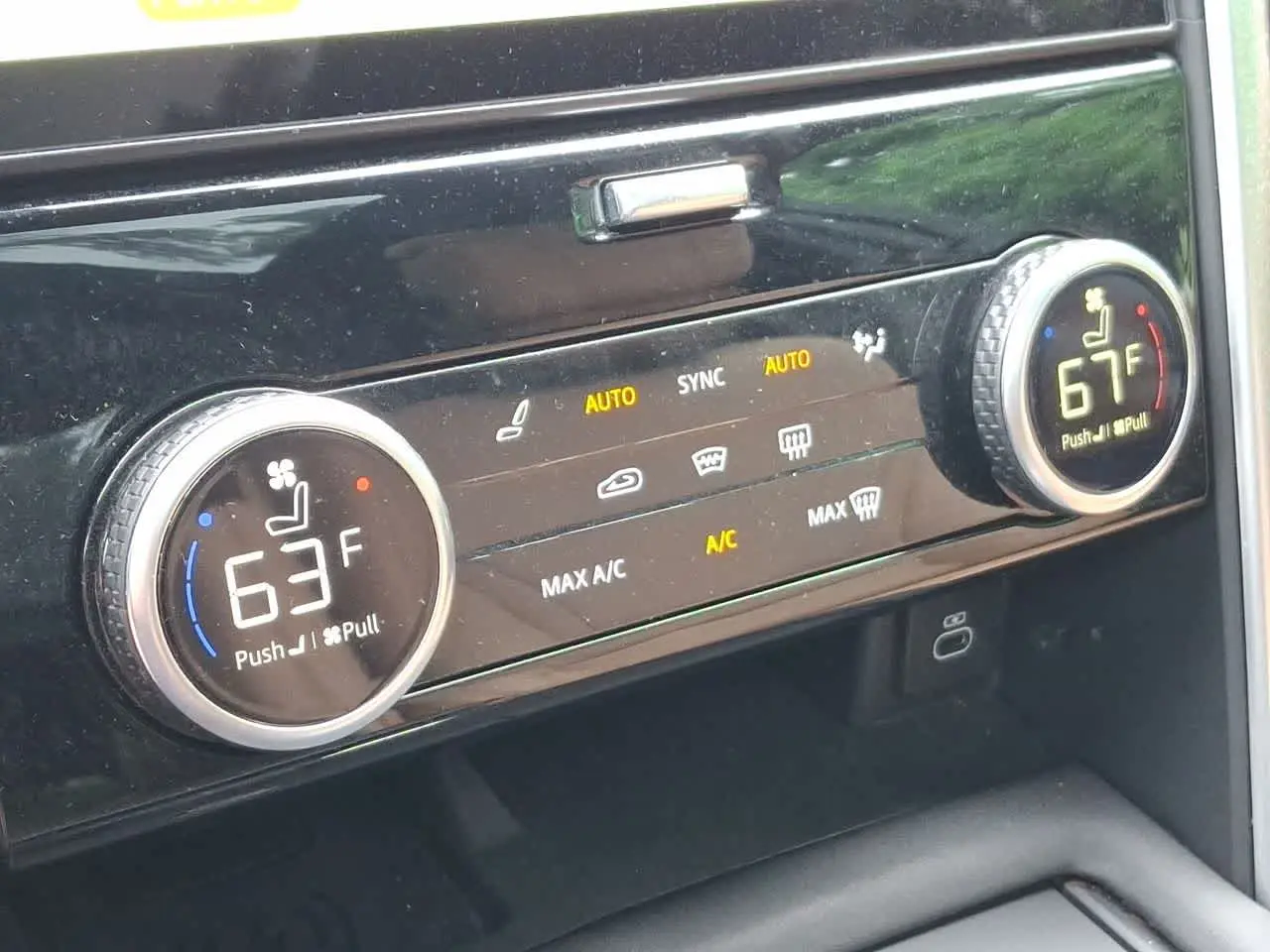 2023 Land Rover Discovery - $28,999