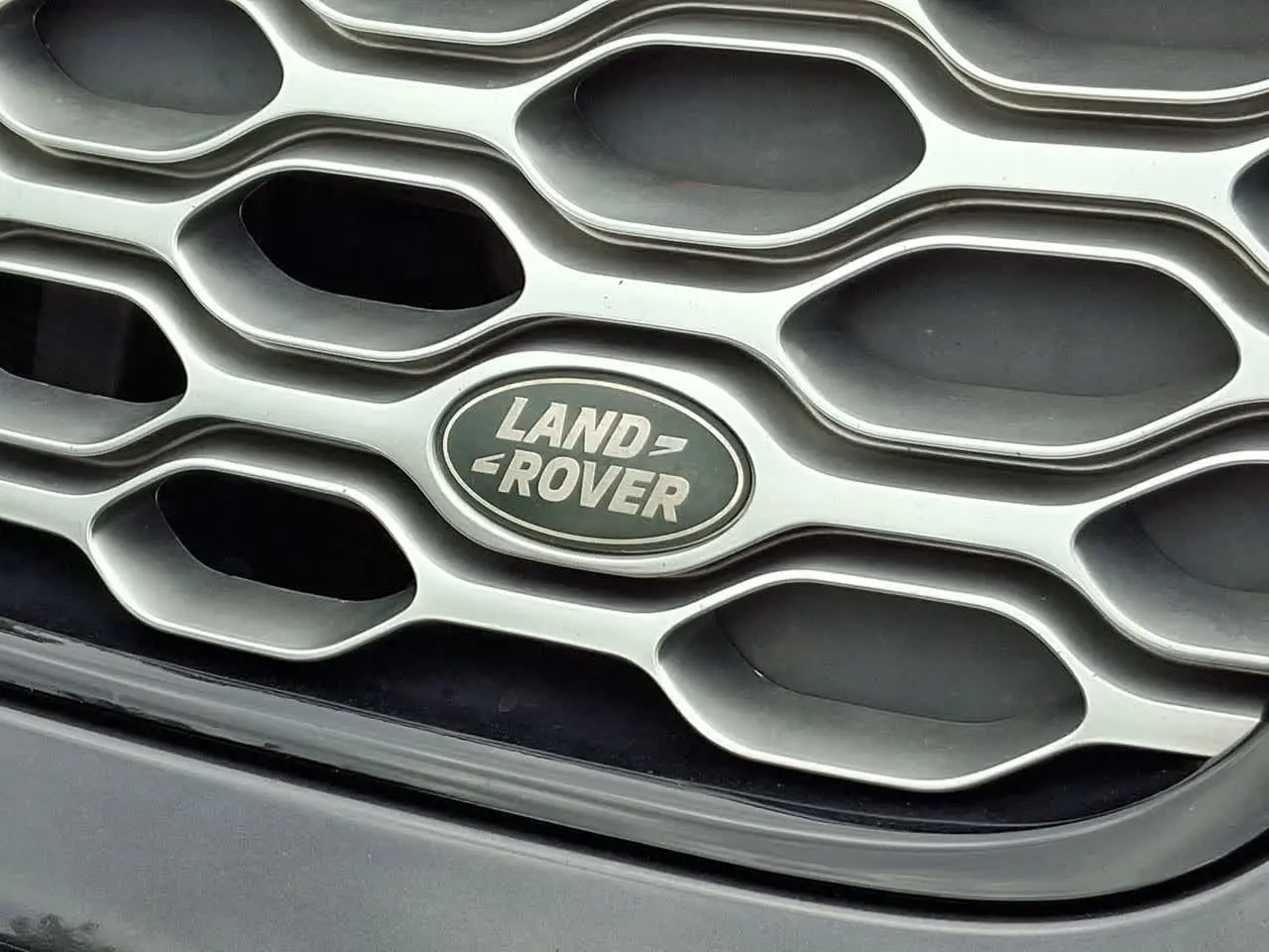 2023 Land Rover Discovery - $28,999
