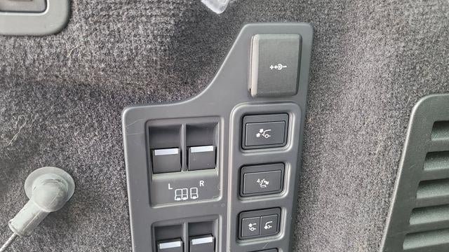 2023 Land Rover Discovery P360 Metropolitan Edition
